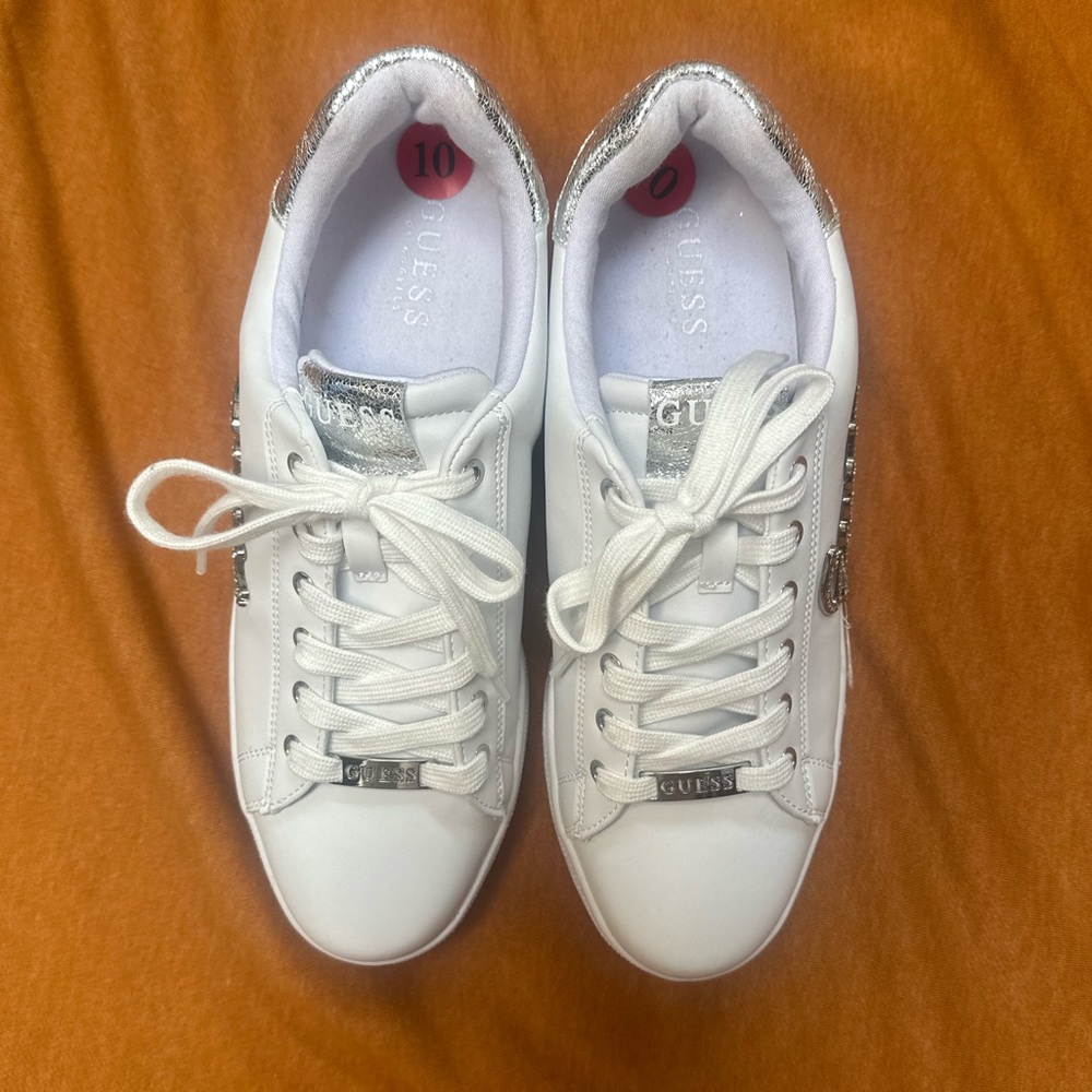 - Guess | Shoes - size 10 - Picture 3 of 11
